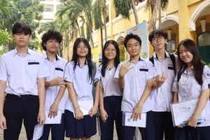 TPHCM rà soát nhập học, cân nhắc tuyển bổ sung lớp 10
