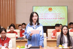 Trương Thanh Xuân lớp 12 Trường THPT chuyên Bắc Ninh vinh dự chia sẻ tại buổi gặp mặt của Thủ tướng Chính phủ.