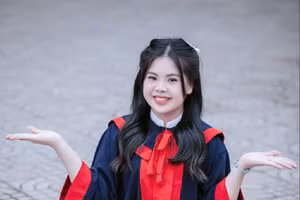 Thủ khoa 2025 chia sẻ bí quyết ôn tập và chọn ngành, chọn trường