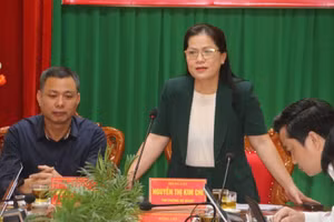 Thứ trưởng Bộ GD&ĐT Nguyễn Thị Kim Chi phát biểu.