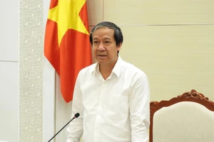 Bộ trưởng Nguyễn Kim Sơn phát biểu tại buổi làm việc.