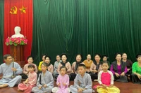 Hoạt động truyền dạy hát xẩm tại câu lạc bộ. Ảnh: NVCC.