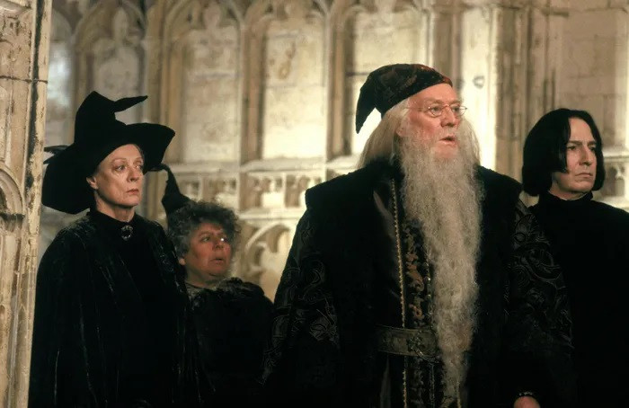 Hình ảnh đời thường của 'cụ Dumbledore' trong phim Harry Potter