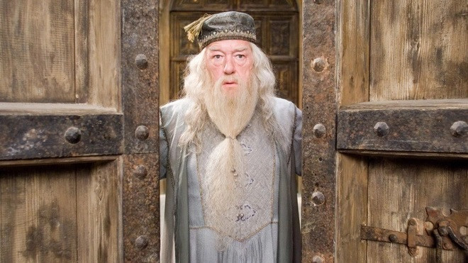 Hình ảnh đời thường của 'cụ Dumbledore' trong phim Harry Potter