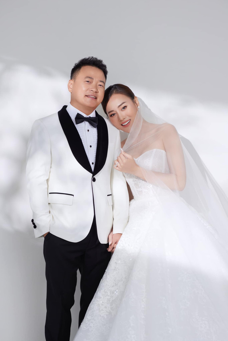 Khoảnh khắc ‘ngọt như mật’ của diva Mỹ Linh, siêu mẫu Thanh Hằng dịp Valentine