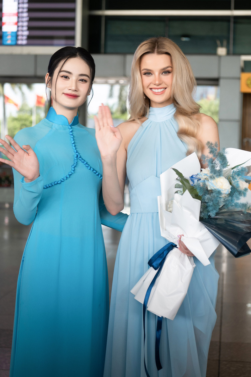 Nhan sắc xinh đẹp như búp bê của đương kim Miss World 2024 