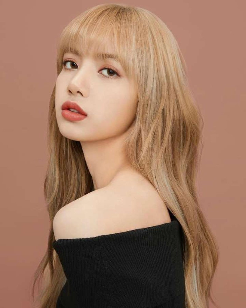 Lisa (BlackPink) giành ngôi 'bà trùm sắc đẹp' sau loạt tranh cãi