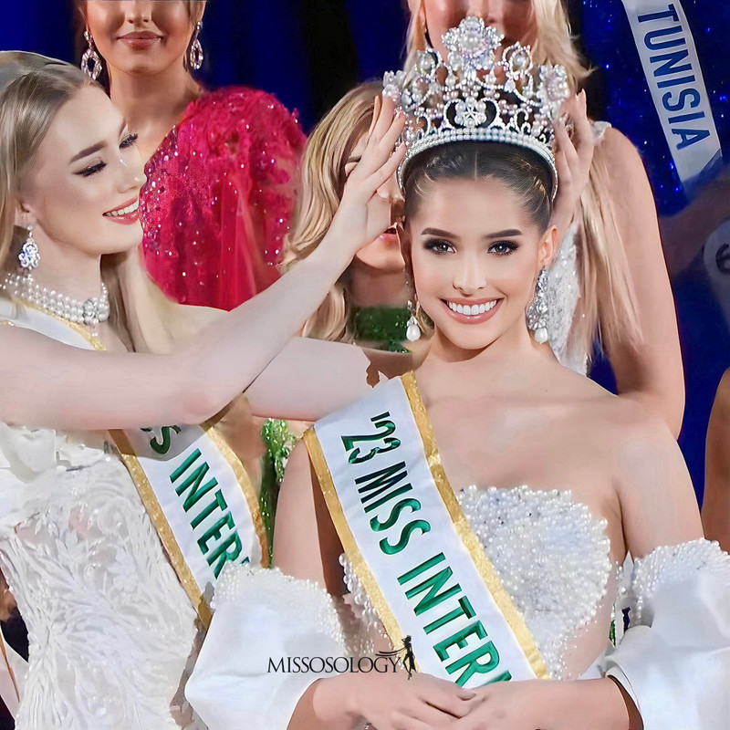 'Búp bê' Venezuela đăng quang Miss International 2023