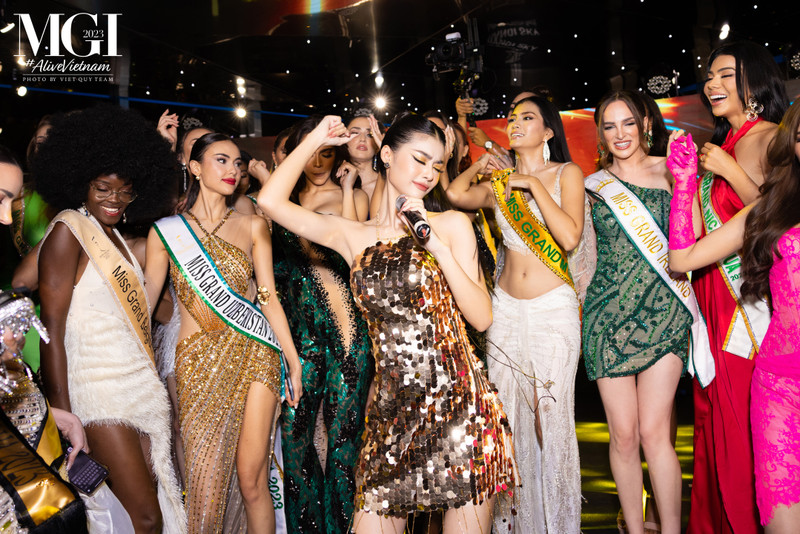 Thí sinh Miss Grand International 'lột xác' ngoạn mục dự tiệc sang chảnh