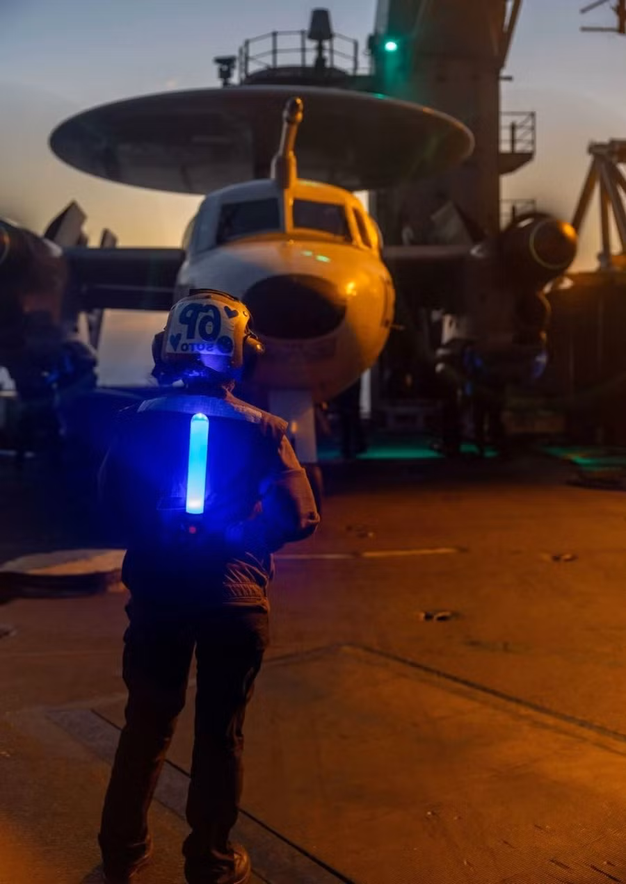 6-cvn-75-uss-harry-truman-cg-64-uss-gettysburg-fa-18-super-hornet.jpg