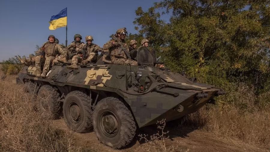 Lập phòng tuyến dài 350km từ Kharkiv đến Zaporizhia