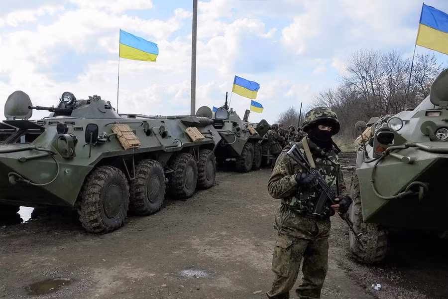 Kiev quyết tử thủ, nhưng không tin giữ được Donbass