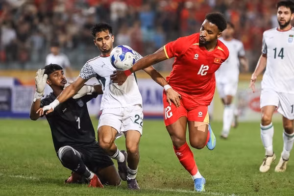 Xuân Son bác tin tăng cân, quyết ’xé lưới’ Malaysia