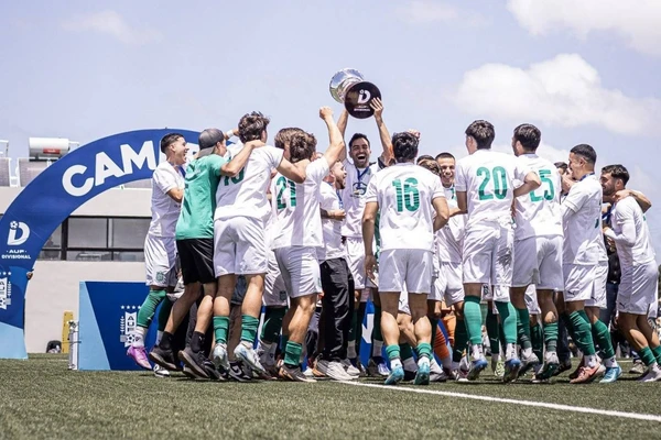 Messi và Suarez hái quả ngọt ở Uruguay 