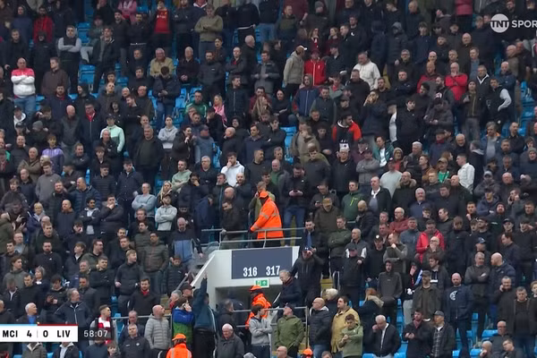 Haaland lập hat-trick, cổ động viên Liverpool lũ lượt bỏ về