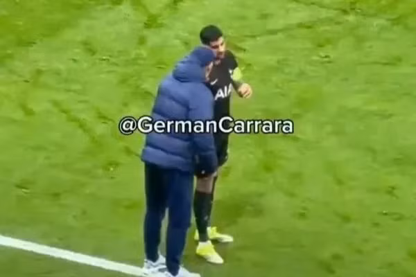 Hé lộ người ‘ra lệnh’ HLV Tottenham thay gấp thủ môn