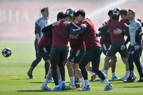 HLV Arsenal yêu cầu gắt, tung bài tập lạ trước tứ kết Champions League