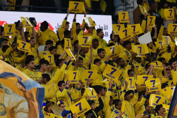 ‘Đình công’ 2 trận liên tiếp, Ronaldo vẫn được CĐV Al Nassr tri ân đặc biệt