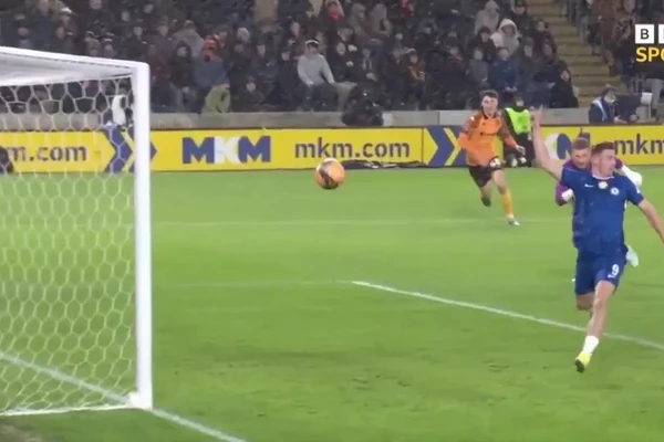 Pha bỏ lỡ bàn thắng 'dậy sóng' của Estevao và Liam Delap