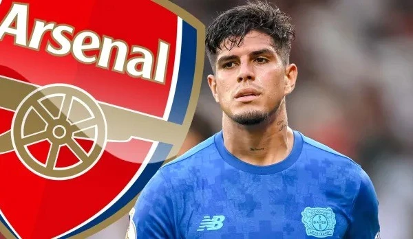 Arsenal nhắm kích hoạt điều khoản 52 triệu bảng Anh với Piero Hincapie