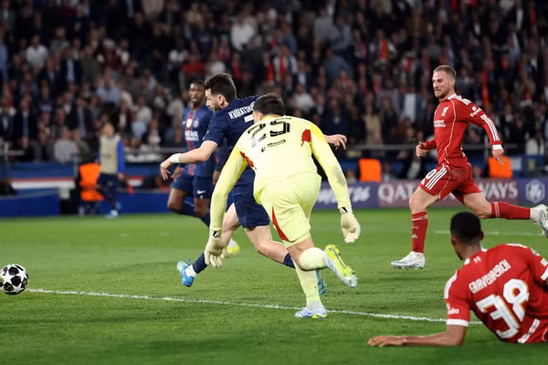 Bùng nổ hạ Liverpool 2-0, PSG rộng cửa vào bán kết Champions League