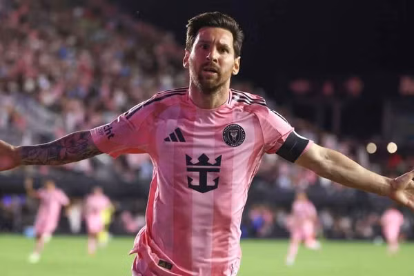 Rộ tin Messi sắp trở lại châu Âu thi đấu