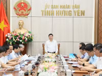 Ông Phạm Văn Nghiêm Phó Chủ tịch UBND tỉnh Hưng Yên chủ trì cuộc họp. Ảnh: Tất Đạt