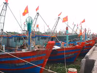 Tàu thuyền neo đậu tại Cảng cá Tân Sơn (xã Thái Thuỵ, Hưng Yên).