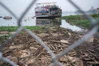 Ho Tay hoi thoi, ngap rac sau khi thao do nha hang noi - Anh 15