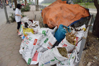 "Anh Tây móc cống" lại tham gia dọn dẹp dòng sông Tô Lịch ảnh 10