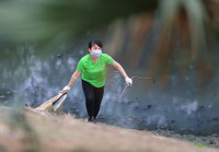 "Anh Tây móc cống" lại tham gia dọn dẹp dòng sông Tô Lịch ảnh 7