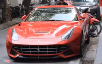 Siêu xe Ferrari F12 Berlinetta đầu tiên lăn bánh ở Hà Nội