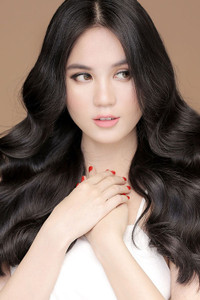 Ngọc Trinh trưởng thành, quyến rũ đến lạ lẫm trong shoot hình mới ảnh 2 Ngọc Trinh trưởng thành, quyến rũ đến lạ lẫm trong shoot hình mới - Ảnh 2