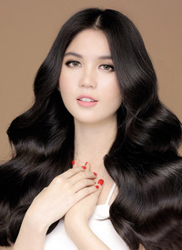 Ngọc Trinh trưởng thành, quyến rũ đến lạ lẫm trong shoot hình mới ảnh 3 Ngọc Trinh trưởng thành, quyến rũ đến lạ lẫm trong shoot hình mới - Ảnh 3