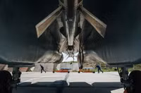 Một ngày với chiến đấu cơ Su-30SM ở vùng Viễn Đông - ảnh 3