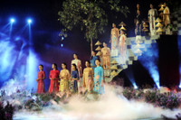 Hoang thanh lung linh trong dem khai mac Festival ao dai Ha Noi - Anh 8