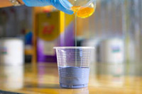 Chuyện phía sau chiếc xe cẩn trứng độc bản ảnh 6 Chuyen phia sau chiec xe can trung doc ban - Anh 6