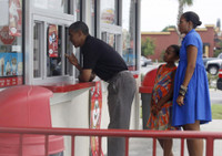 Gia dinh Tong thong Obama trong 8 nam qua anh - Anh 10