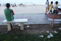 Bãi biển Nha Trang bị rác "tấn công" trong dịp lễ 30/4 ảnh 10 Bai bien Nha Trang bi rac