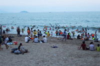 Bãi biển Nha Trang bị rác "tấn công" trong dịp lễ 30/4 ảnh 6 Bai bien Nha Trang bi rac