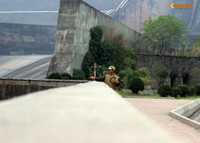 Dan lieu mang du day xuong dap thuy dien Hoa Binh cau ca - Anh 13