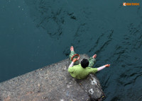 Dan lieu mang du day xuong dap thuy dien Hoa Binh cau ca - Anh 5