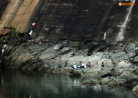 Dan lieu mang du day xuong dap thuy dien Hoa Binh cau ca - Anh 6