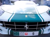Dàn xe "khủng" của cảnh sát Dubai ảnh 7 Dan
