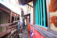 Cận cảnh cuộc sống trong những căn nhà vài m2 tại xóm nhà chồ ảnh 1 Can canh cuoc song trong nhung can nha vai m2 tai xom nha cho - Anh 1