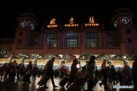 Canh nguoi dan Trung Quoc un un ve que an Tet - Anh 8