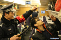 Canh nguoi dan Trung Quoc un un ve que an Tet - Anh 12