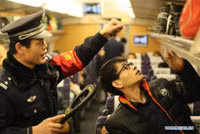 Canh nguoi dan Trung Quoc un un ve que an Tet - Anh 12