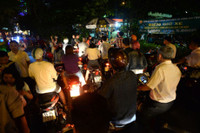 Duong pho Sai Gon ket xe kinh hoang toi dau nam - Anh 8