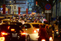 Duong pho Sai Gon ket xe kinh hoang toi dau nam - Anh 2